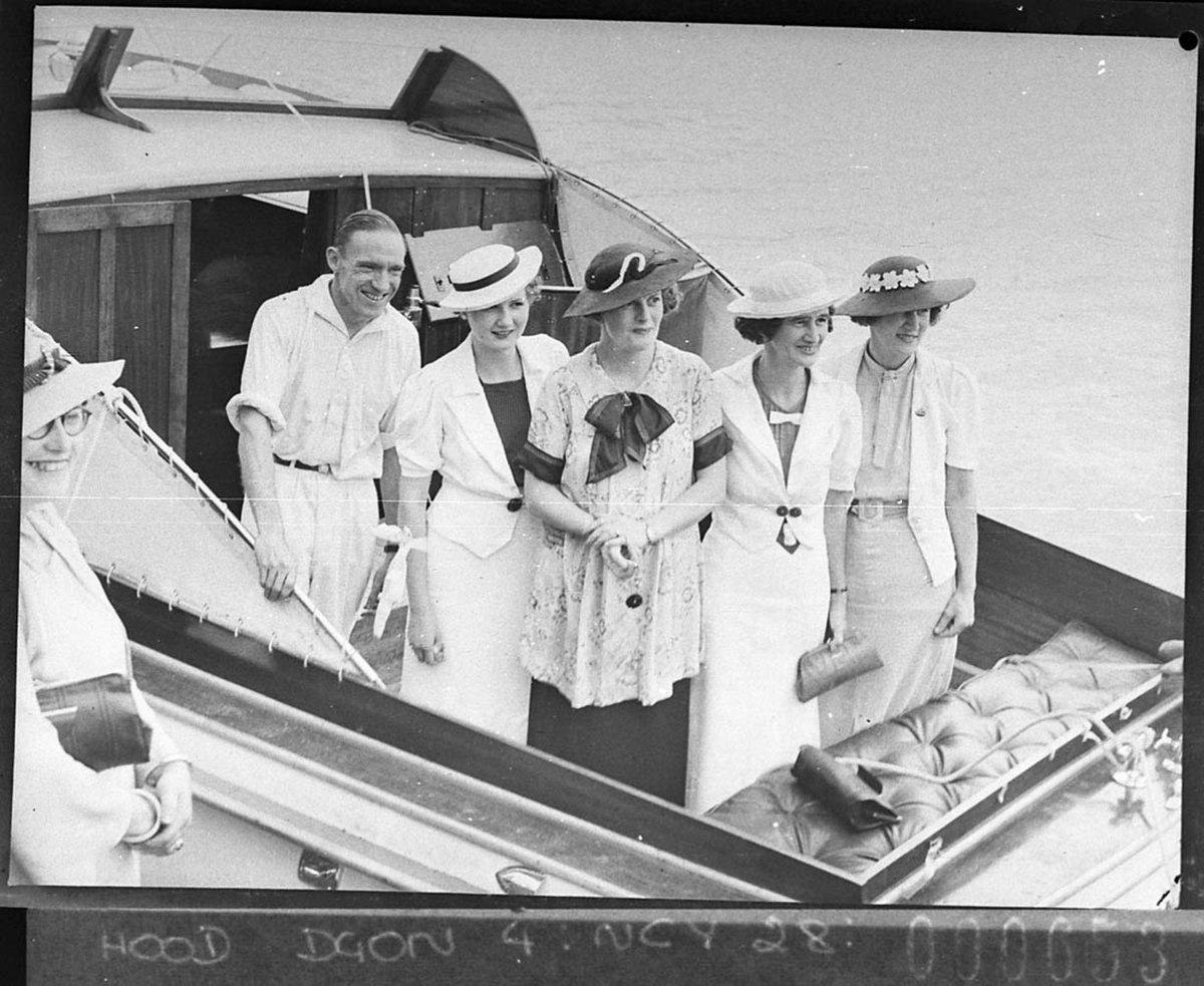Mr Smith and four women passengers on his cabin cruiser Moonmist (1937)