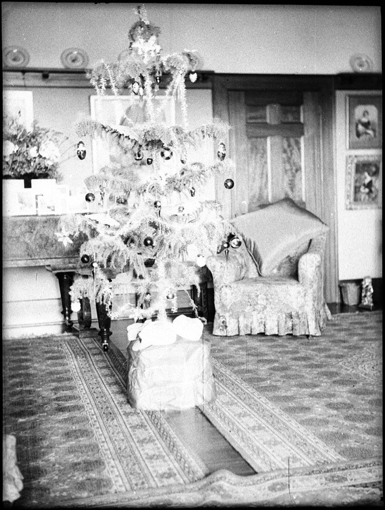 Mrs OE Friends Christmas tree (1939)