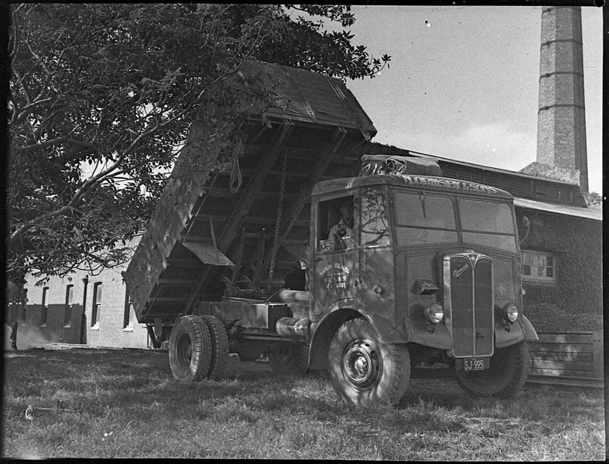 NOrmsby Sons lime truck from Portland (1947)