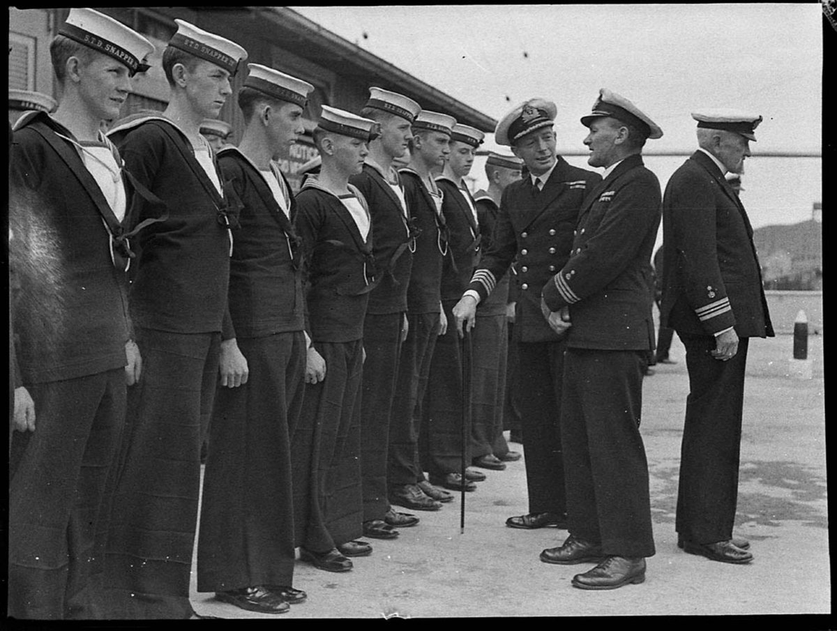 Naval cadets on Schnapper Island, Sydney Harbour (1938)