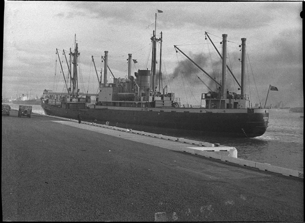 New wharf used for first time the Kootara at Merewether Street wharf (1957)