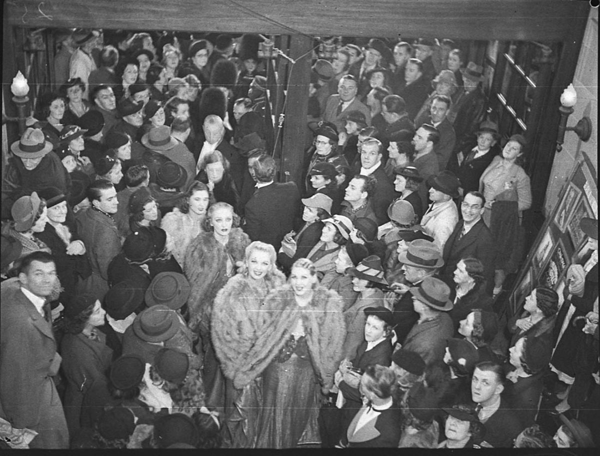 Opening night Hollywood Hotel Revue taken for Fullers Theatres Ltd (1938)