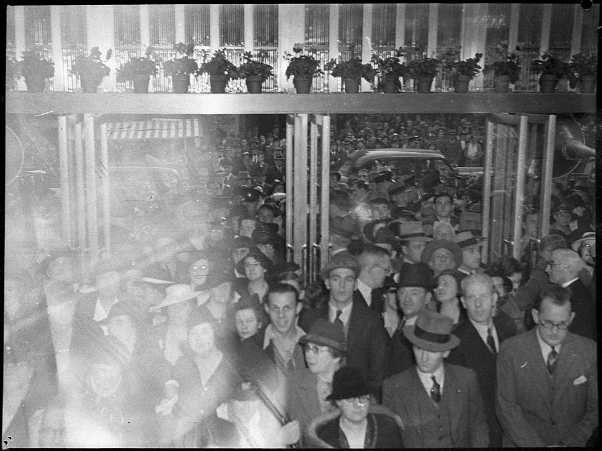 Opening of David Joness new store, Sydney city centre (1938)