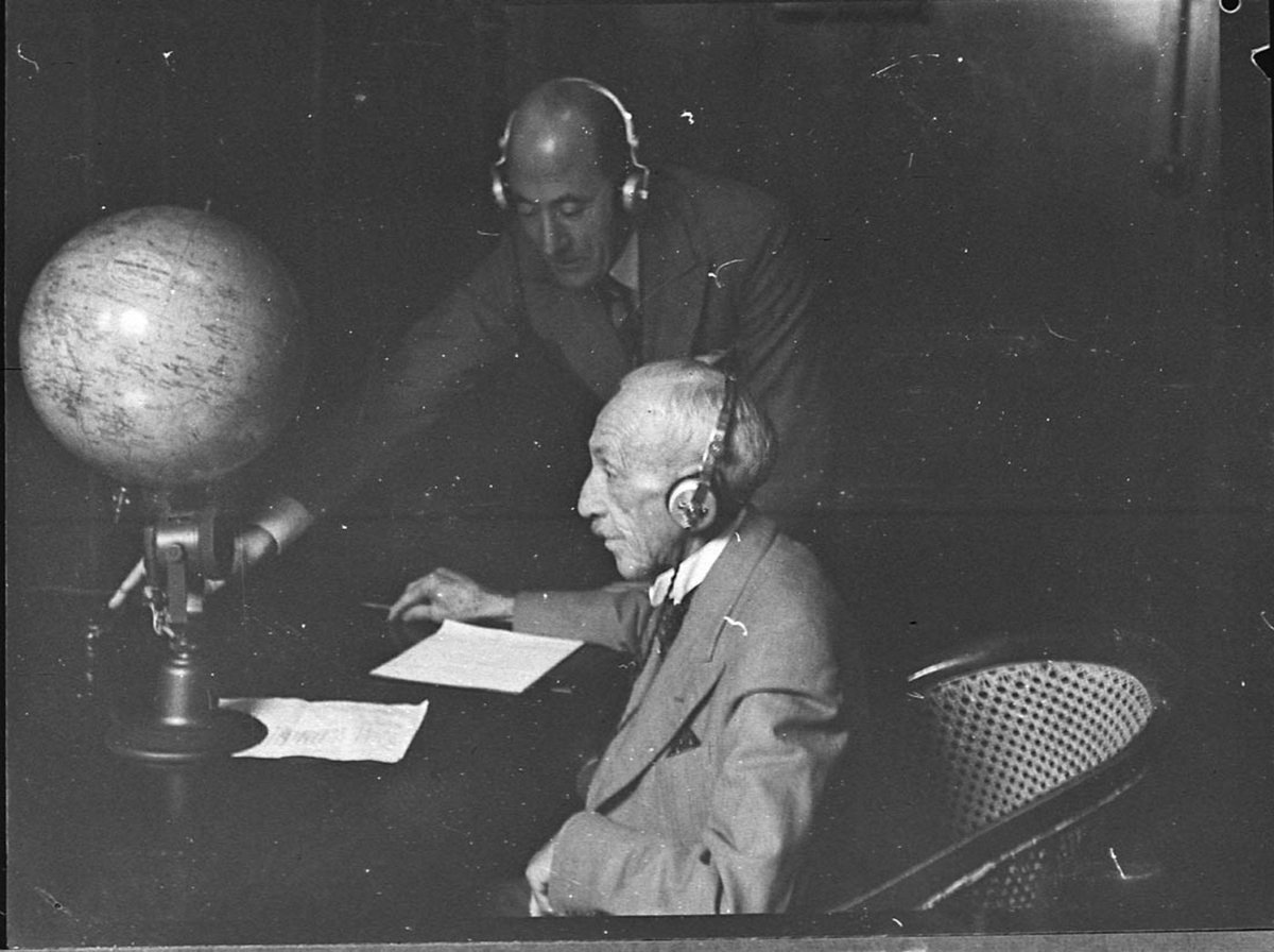 Opening of new radio telephone service (1938)