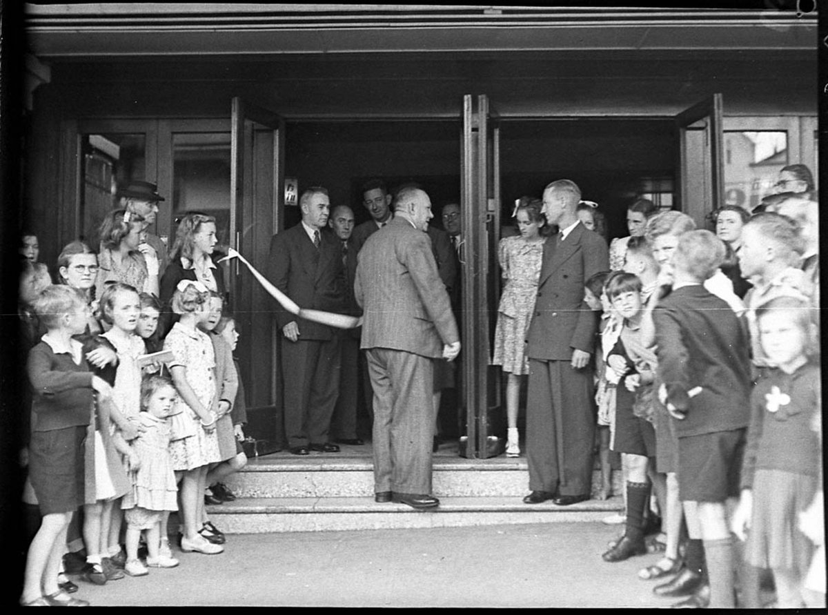 Opening Petersham Odeon (1947)