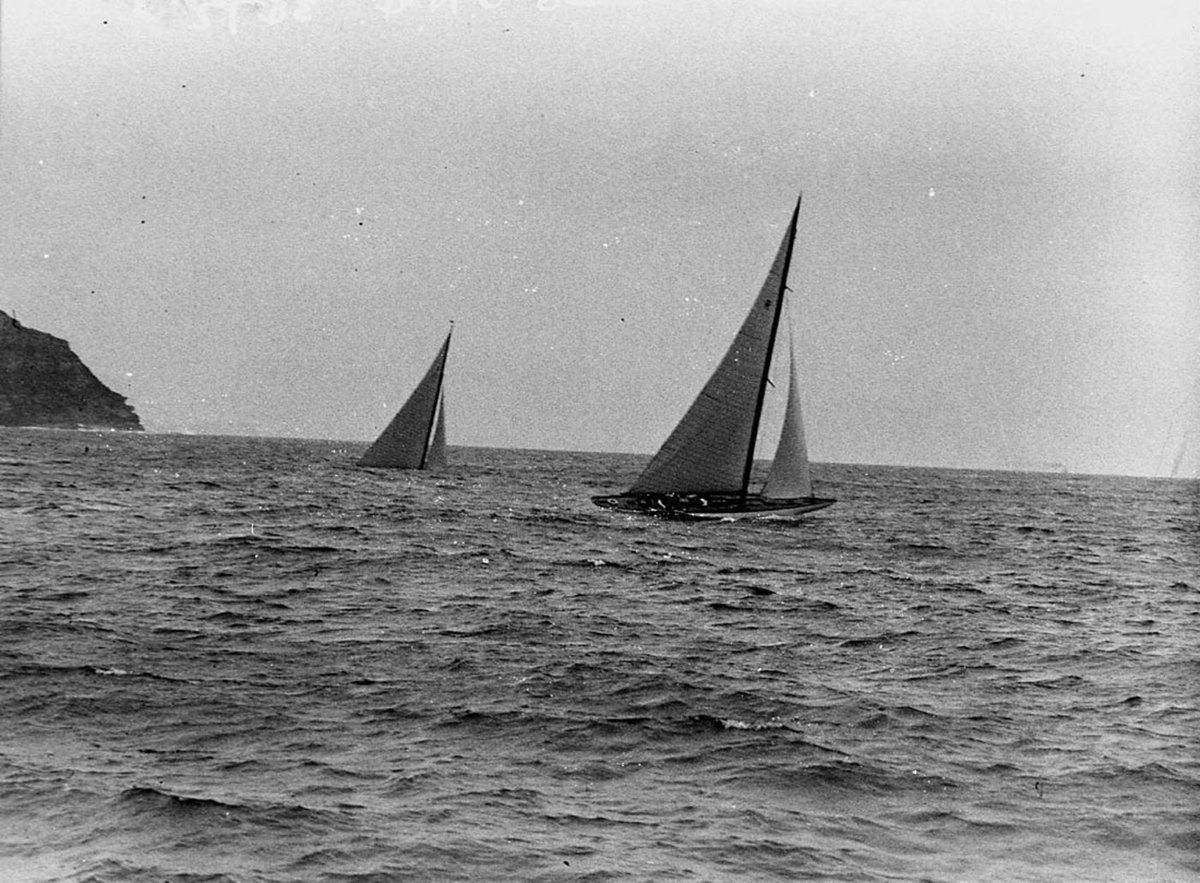 Passing through the Heads (1930s)