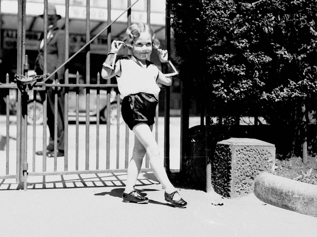 Patricia Mahoney of Dubbo tapdancer aged 4 in the Rail Tramway eisteddfod (1934)