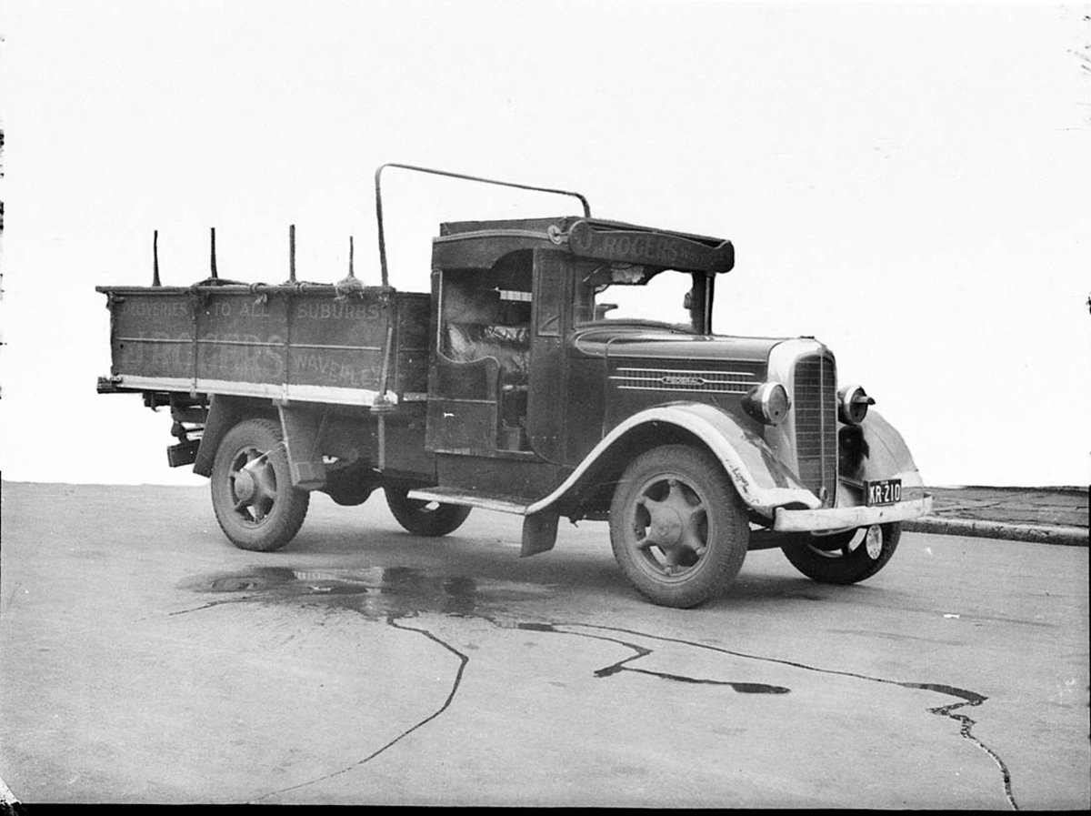 Penfolds truck JRogers Waverley (1941)