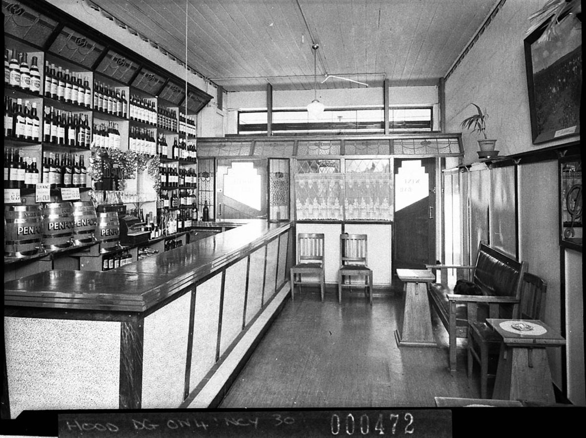 Penfolds Wines display in saloon (1939)