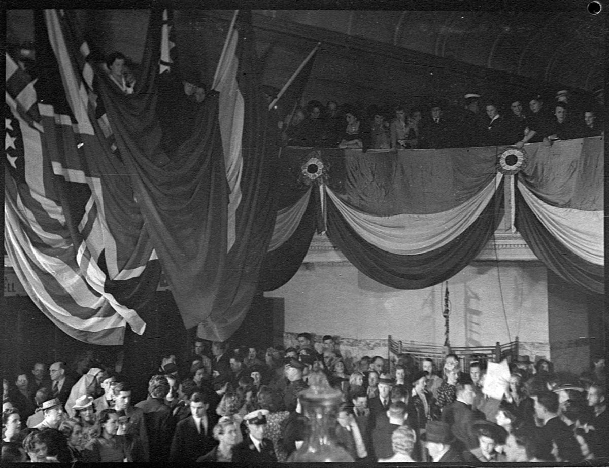Premiere (1942)