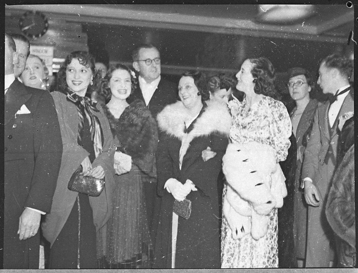 Premiere of Broken Melody day night Embassy taken for British Empire Films (1938)