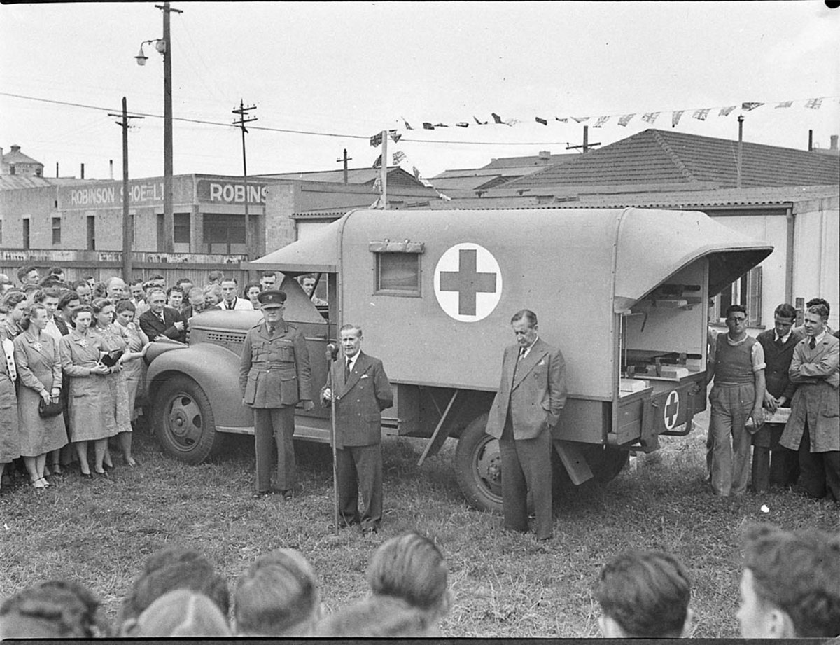 Presentation of ambulance by the staff of Standard Telephone Cables (1941)