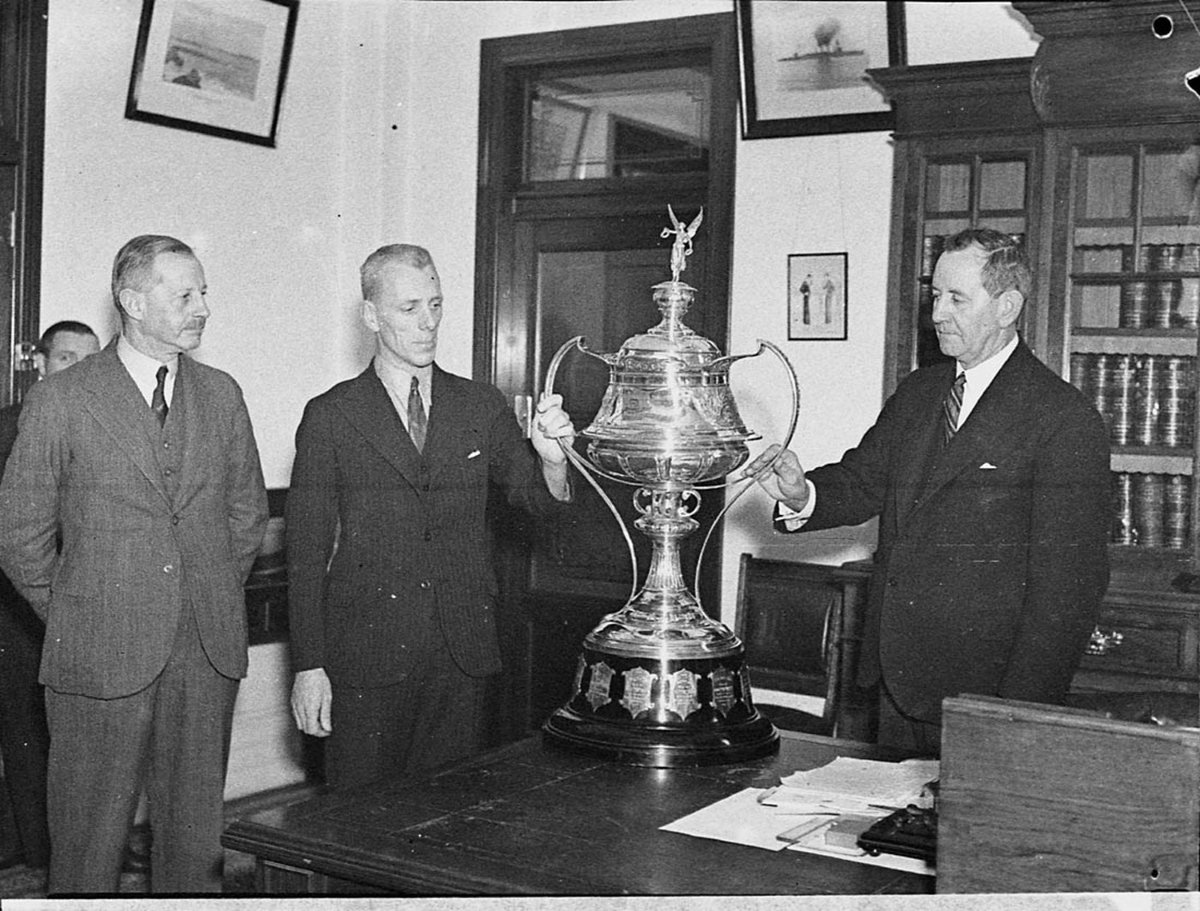 Presentation to Mr Mingay by Mr Thorby or Thorley (1937)
