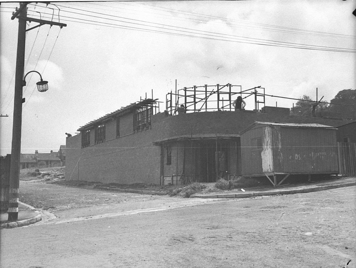 Progress Cahills Building (1943)