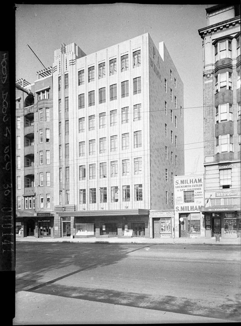 Protestant Alliance Building for Building Publishing Co Front view showing the two historic opposition firms of Cheetham and Milham Cutlers tiny shops side by side Ted Hood 1988, Sydney (1938)