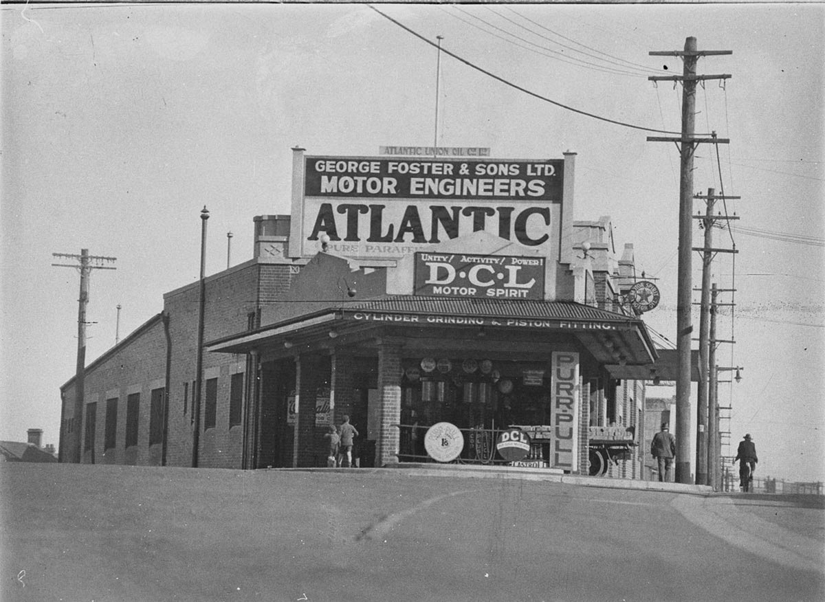 Purr Pull petrol reseller George Foster Sons Garage (1930s)