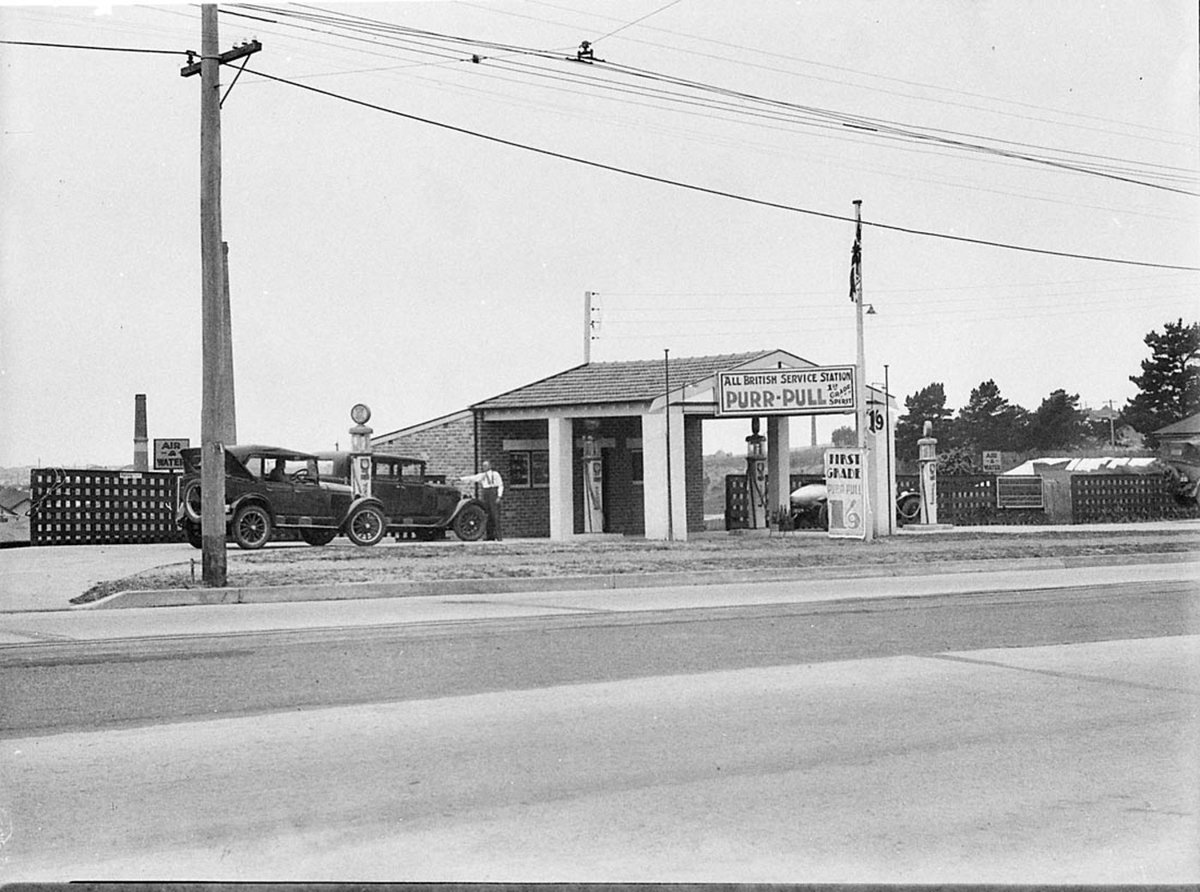 PurrPull AllBritish Service Station (1930s)