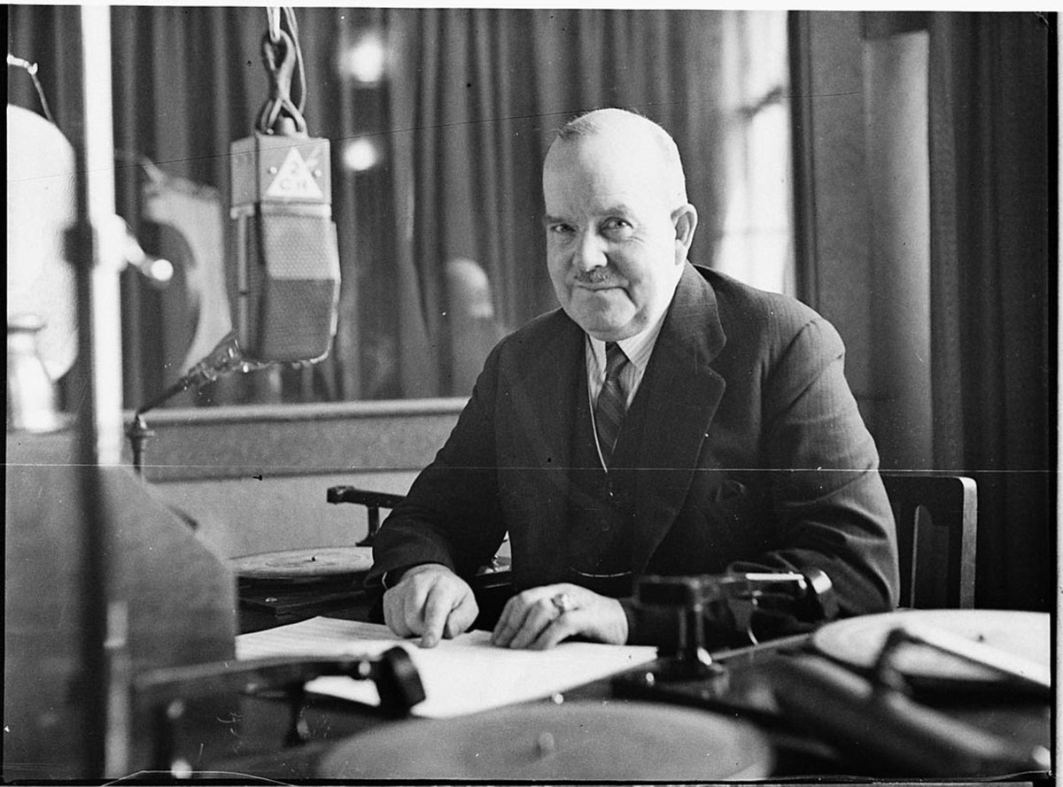 Radio Station 2CH (1936)