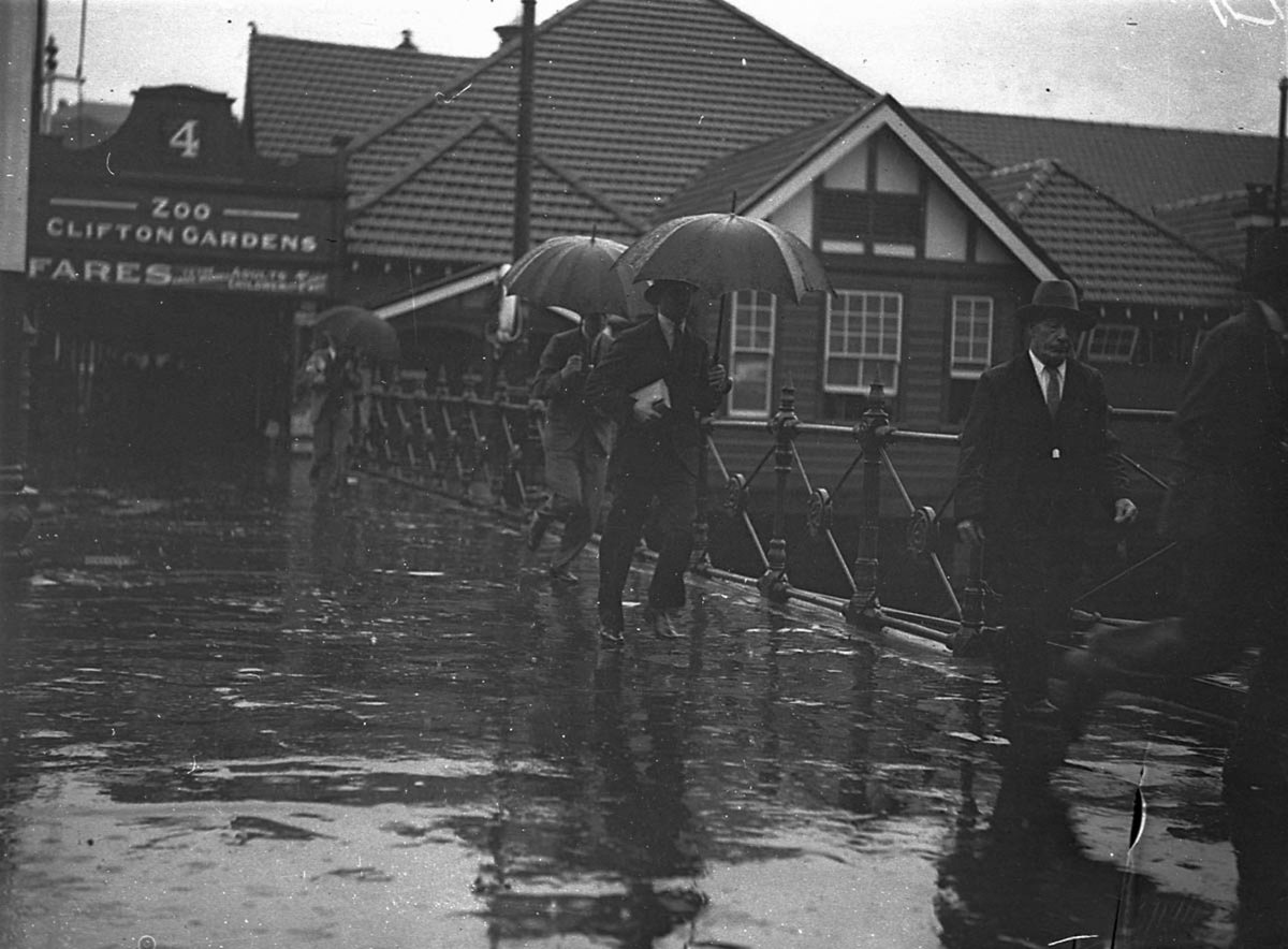 Rain Circular Quay (1935)