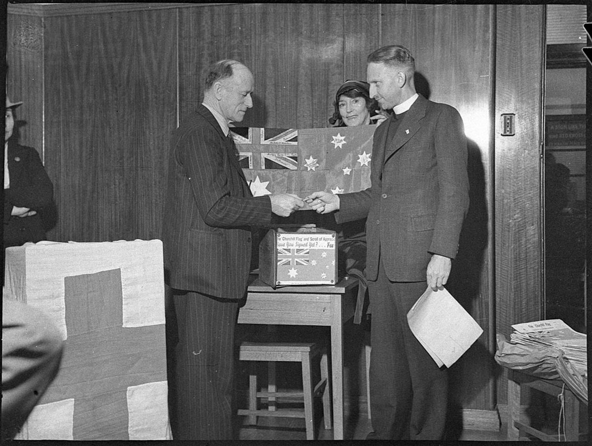 Red Cross appeal at Stedman Henderson (1942)