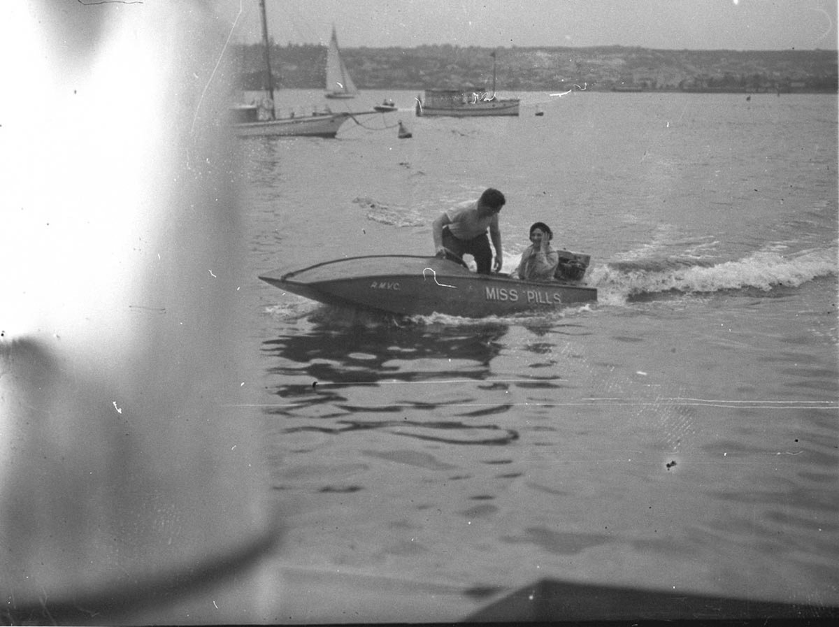 Regatta Miss Pills (1934)