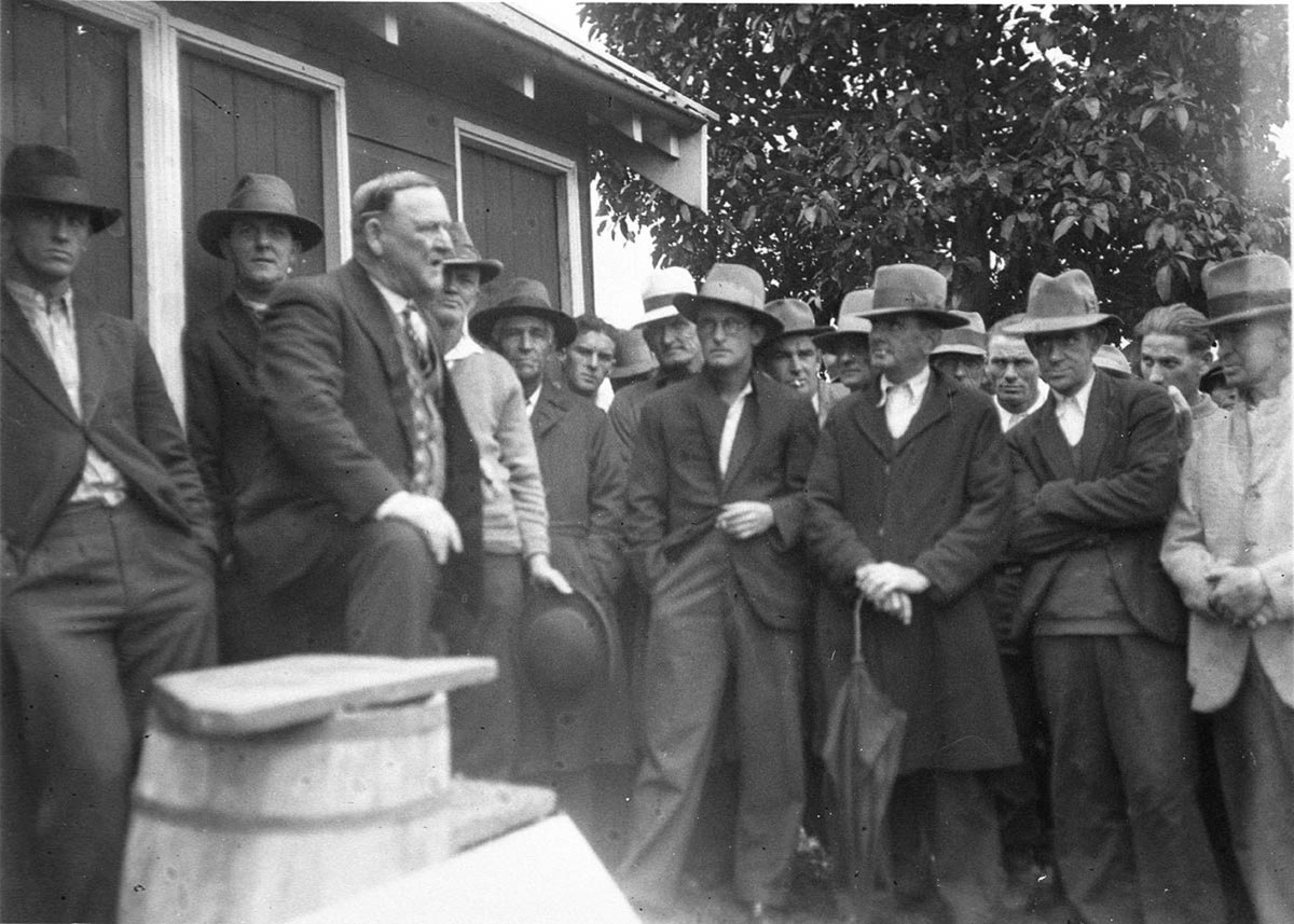 Relief workers at Concord (1934)