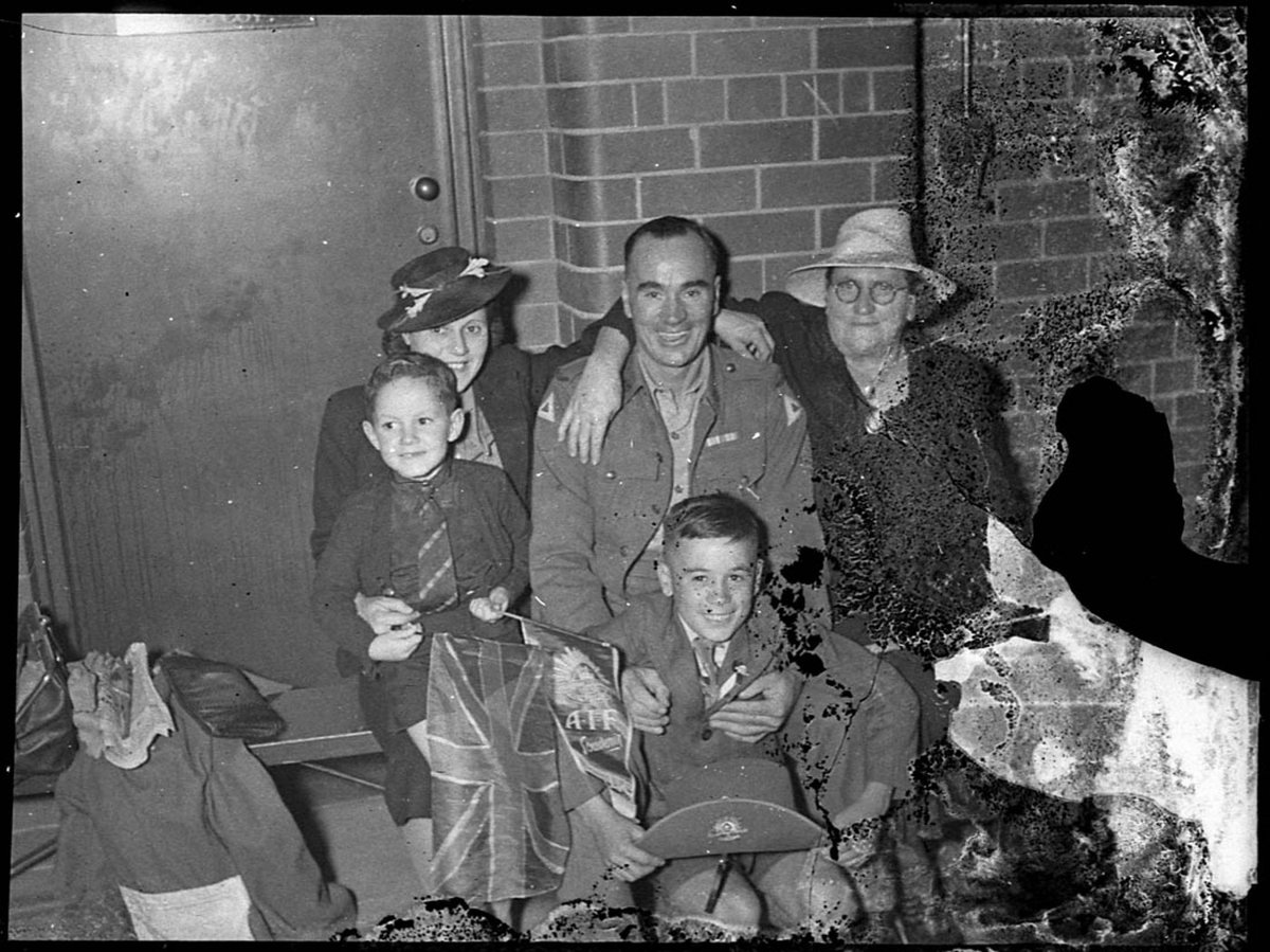 Returned soldiers of the Second AIF at the RAS (1941)