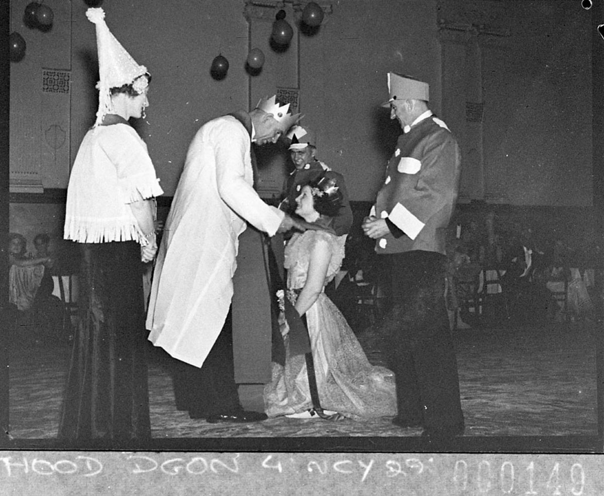 Rheem Manufacturing Co staff dance presentation of debutantes to the Grand Wizard (1937)