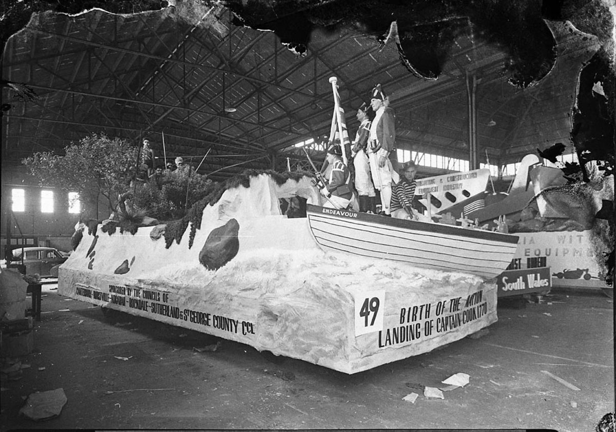 Rockdale Council floats in jubilee procession (1951)
