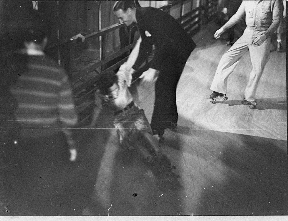 Roller skating at the Palladium (1937)