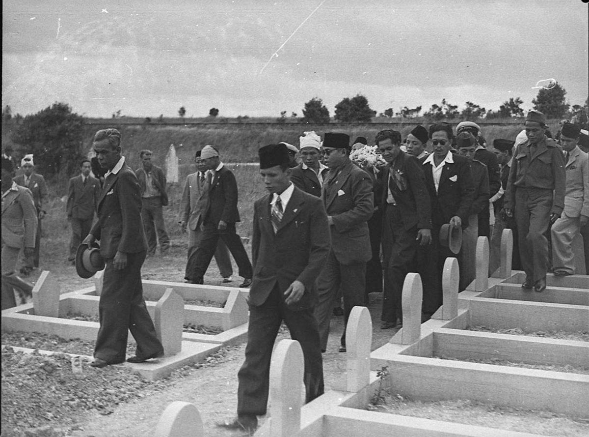 Royal Dutch Packet Co funeral (1945)