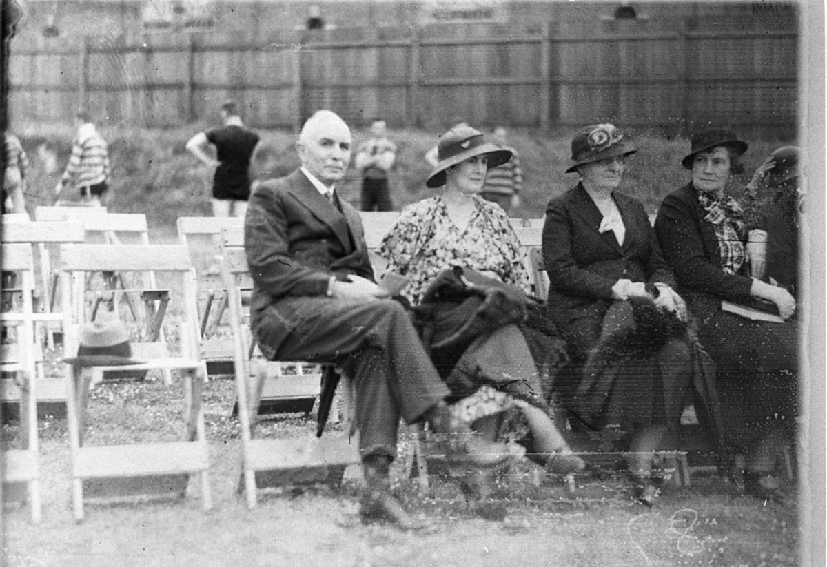 Rugby Union spectators Sydney University, Camperdown (c. 1930)