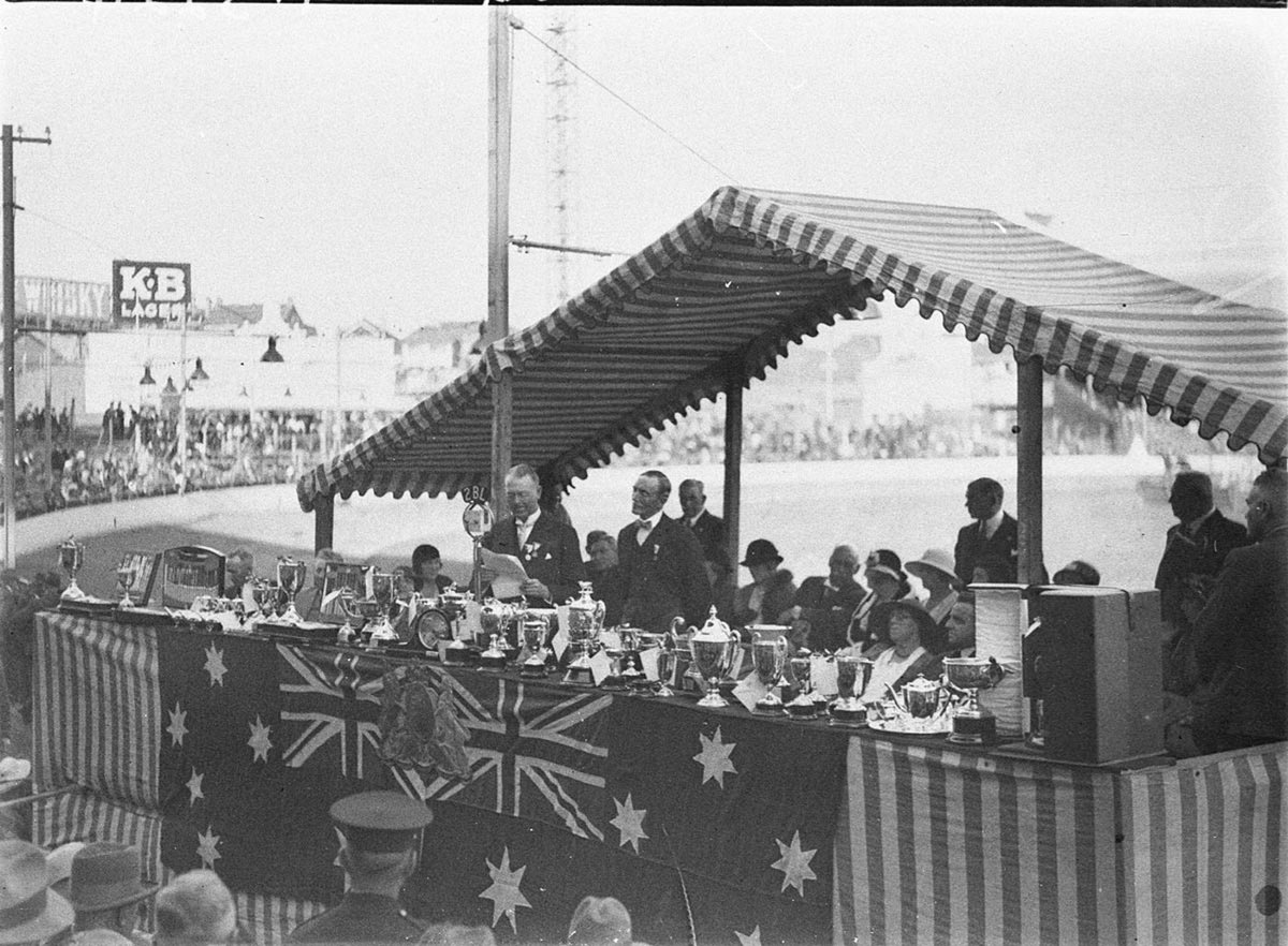 Sam Hordern and Sir Philip Game at the official opening (1925–57)