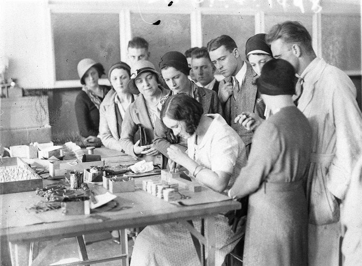Scenes in a lamp factory (c. 1931)