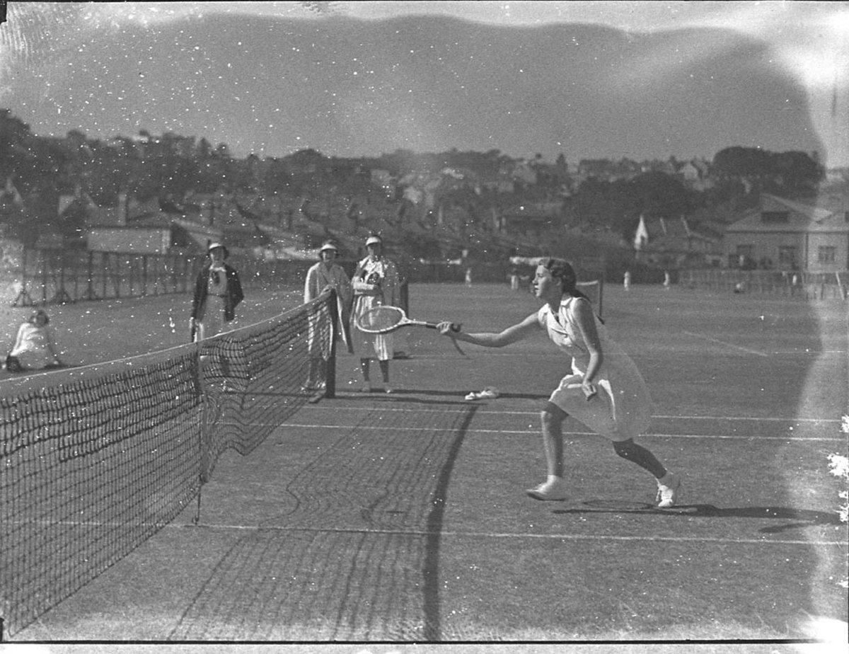 School tennis (1935)
