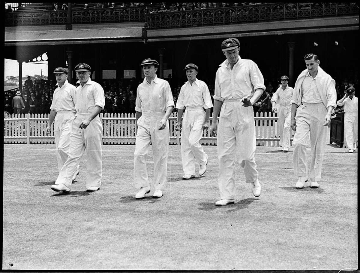 Second test Sydney Australia takes the field (1936)