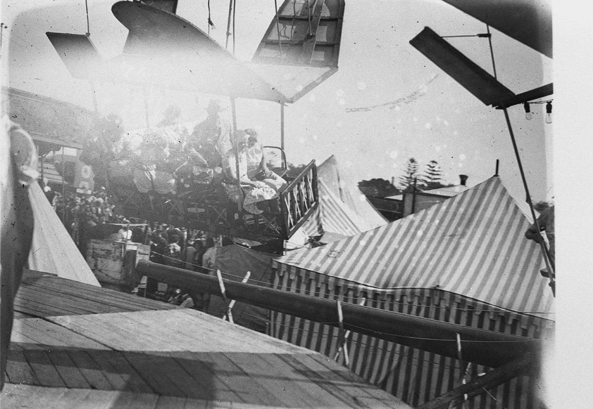 Sideshows Aeroplane ride (1925–57)