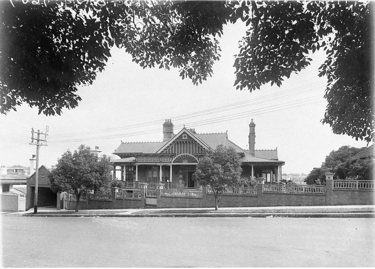 Singlestorey slate roof mansion Danmark home of WJ Smith between 19271936 (1927–36)