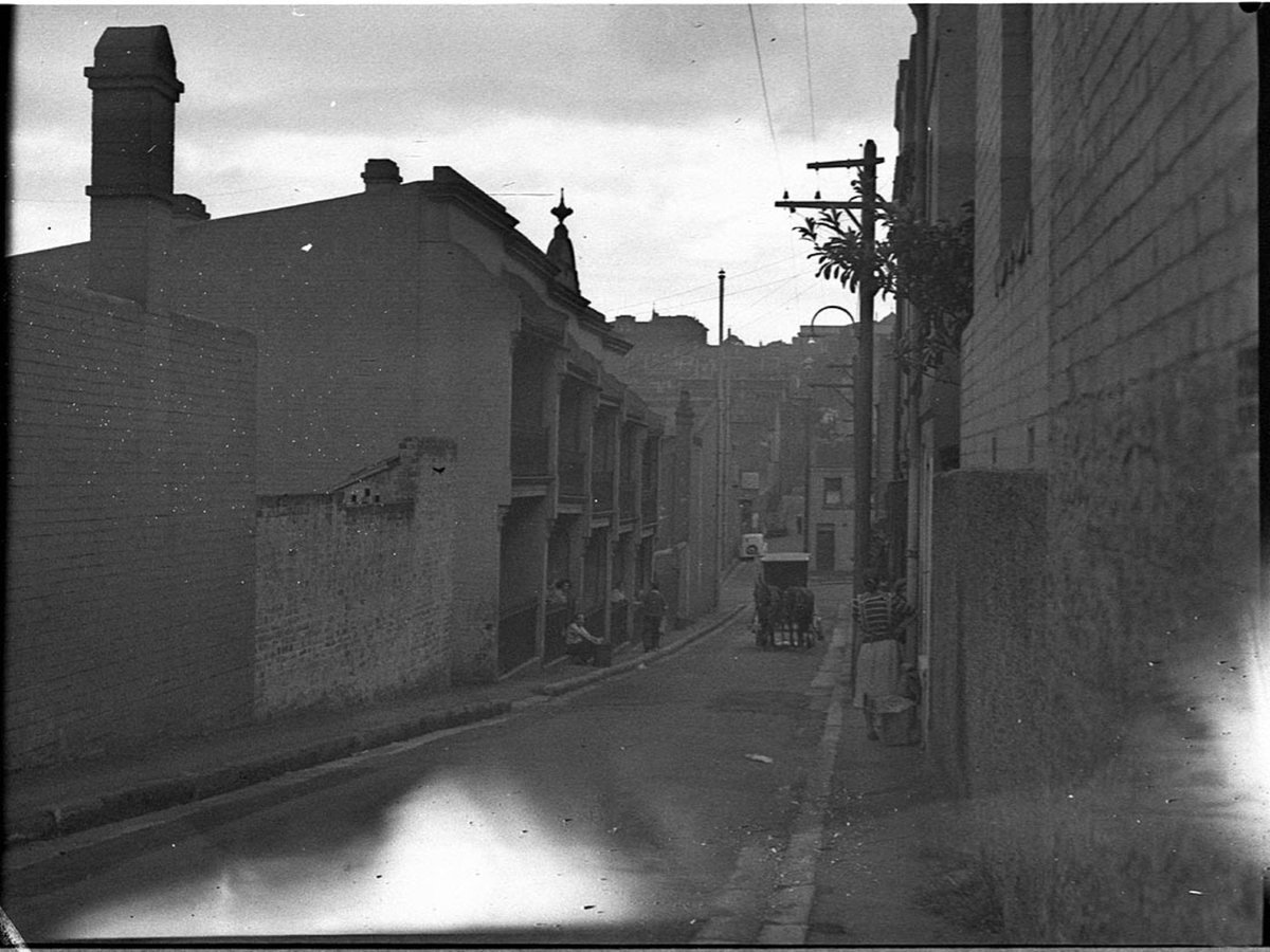 Slums Woolloomooloo sic (1947)