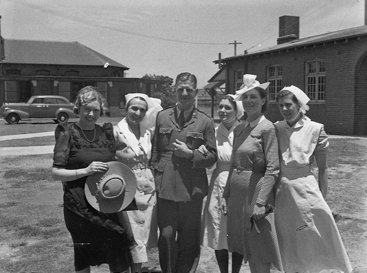 Staff of South Sydney Hospital Christmas Day, Sydney city centre (1940)