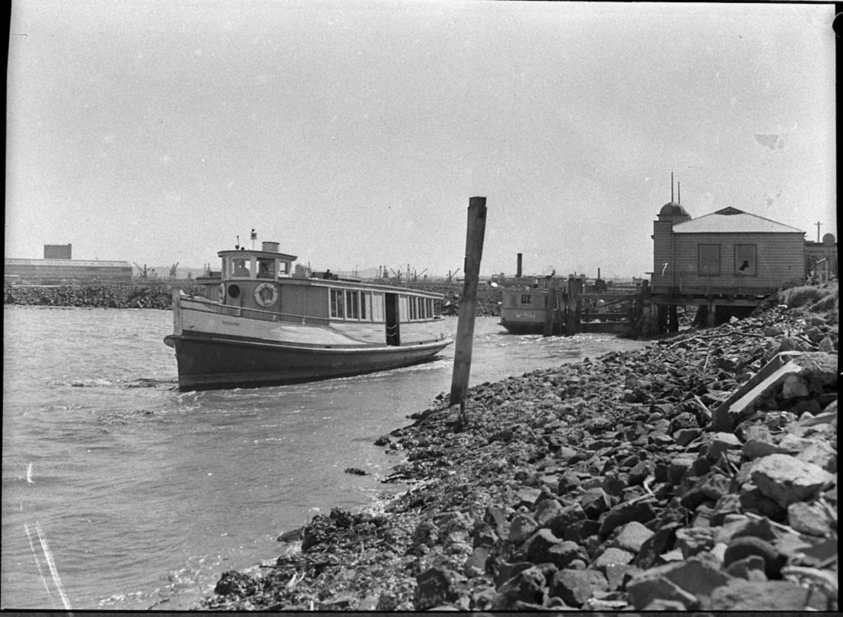 Stockton ferry aground (1957)