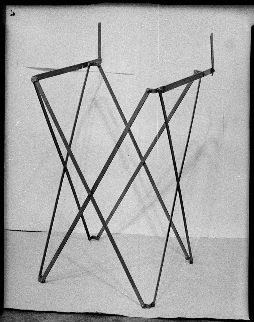 Stove stand (1938)