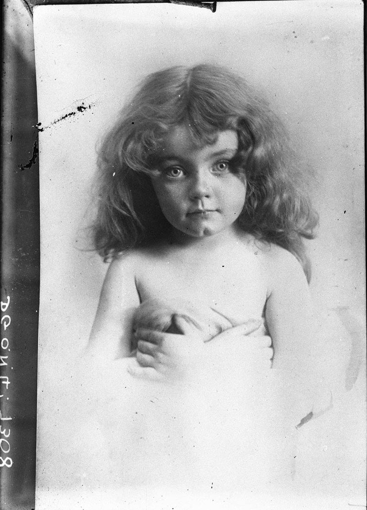 Studio portrait of a girl (1930s)