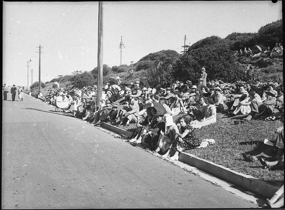 Sunday afternoon music concert at King Edward Park (1950)