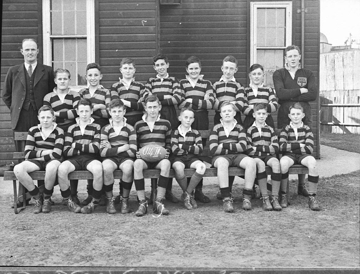 Sydney Grammar School football team rejected photo (1936?)