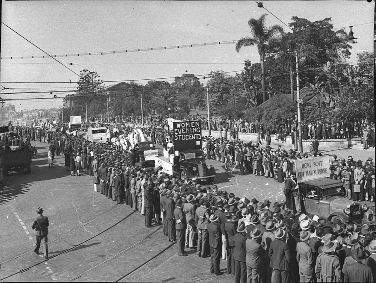 Sydney University Commem Commemoration Day procession through city, Camperdown (1940)