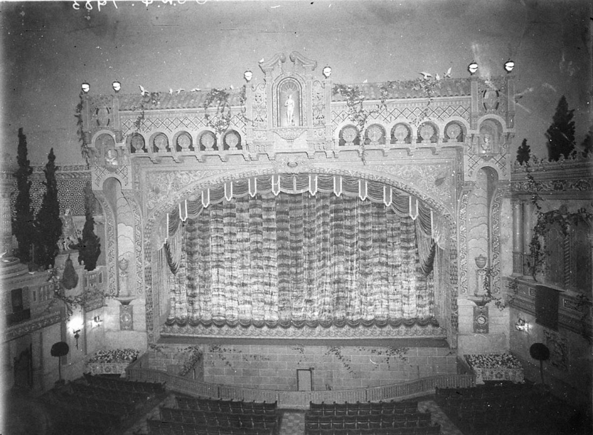 The proscenium showing orchestra pit Capitol Theatre, Haymarket (1930s)