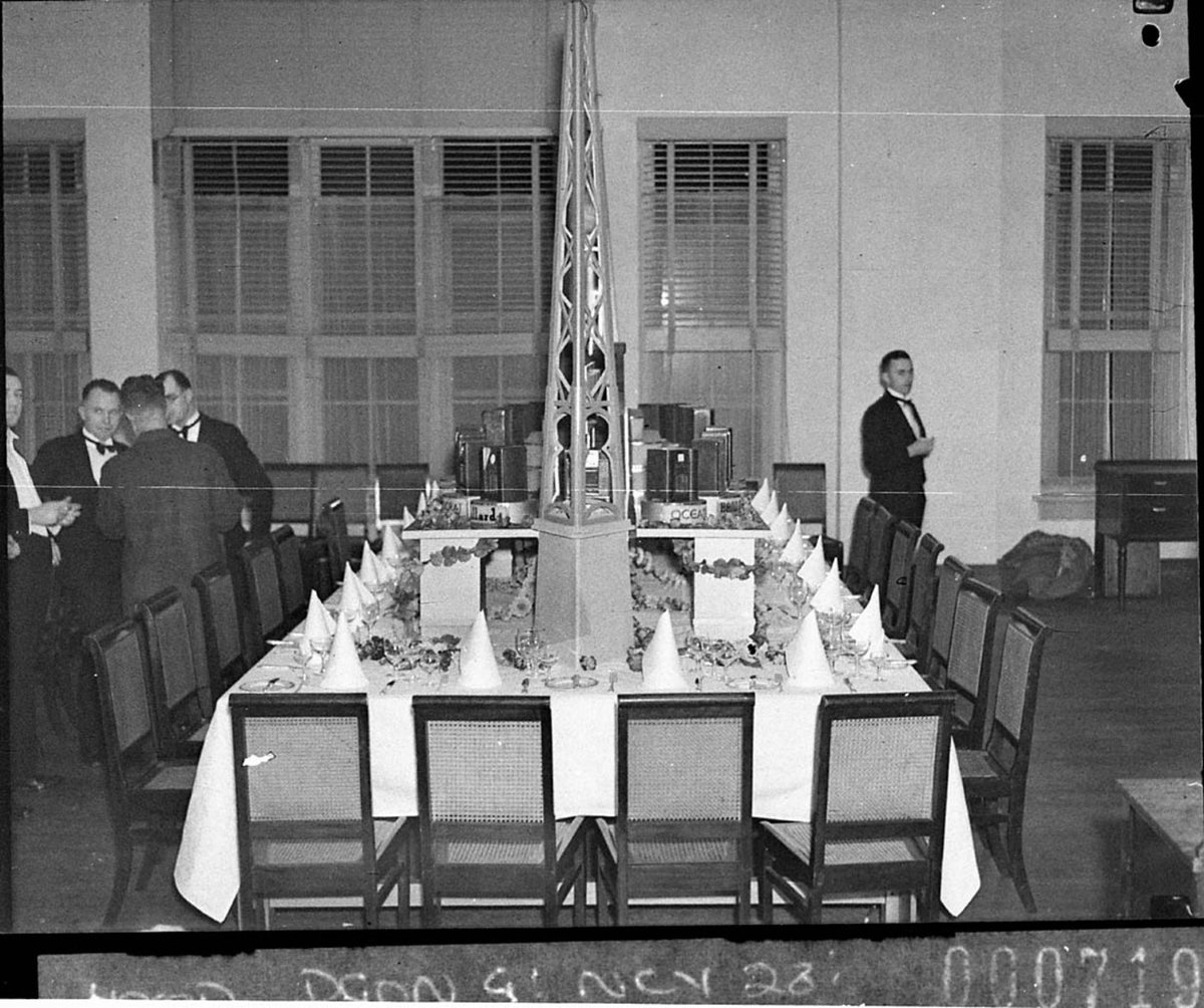 The Radio Ball Vesta table with a model radio tower (1937)