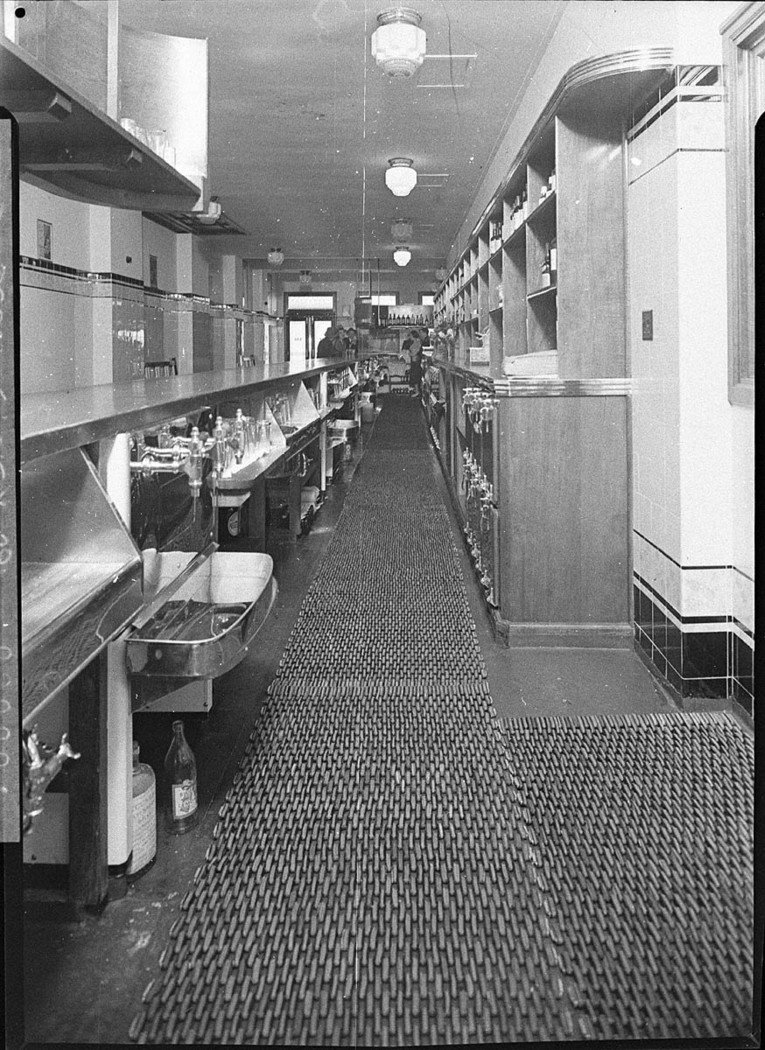 The servery St James Buildings photographed for Building Publishing Co, by Sam Hood (1937)