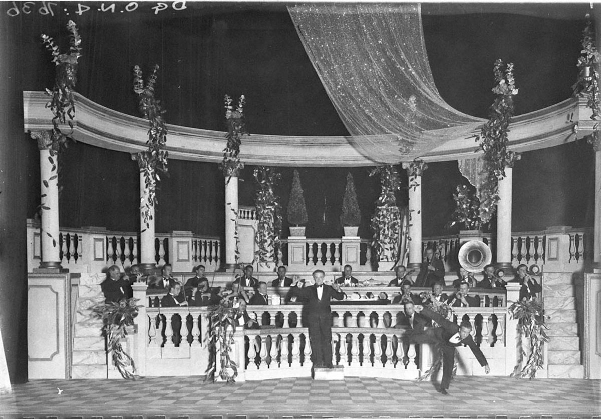 The State Orchestra on stage (1930s)